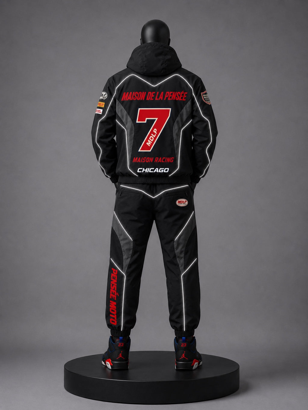 Maison de la Pensée Maison Racing set black back