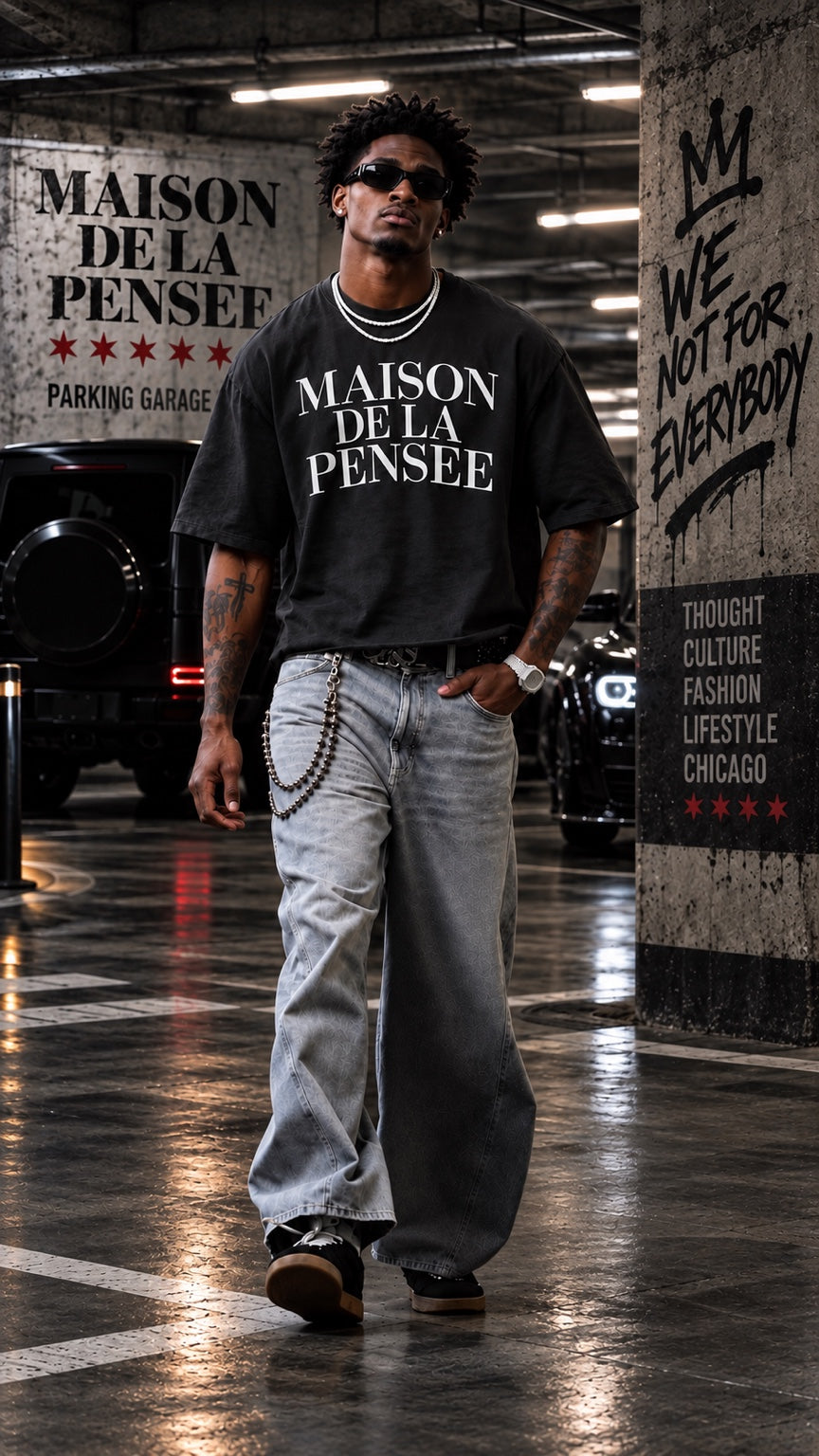 Maison de la Pensée black serif tee